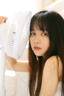 《丰满的女邻居》韩国